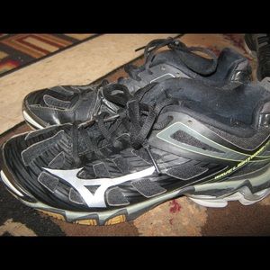 Mizuno volleyball shoes